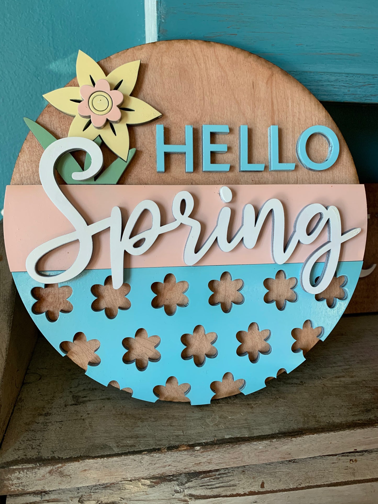 Hello Spring Round Sign